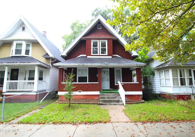 Photo 1 of Single family home for sale at 1139 Oakwood Ave, Toledo, OH 43607 | MLS# 10013554 | Listing updated on 2026-10-08