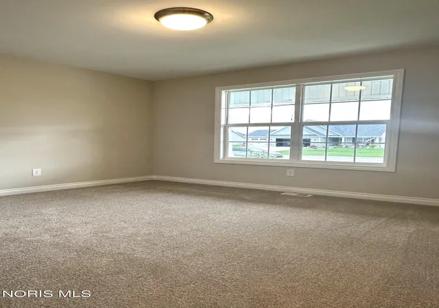 Photo 4 of Single family home for sale at 15038 Stonebridge Ln, Perrysburg, OH 43551 | MLS# 10013655 | Listing updated on 2026-09-19