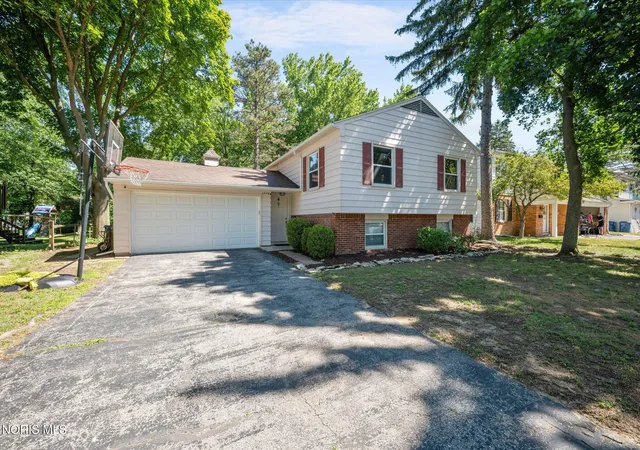 Photo 1 of Single family home for sale at 6448 Coppersmith Rd, Sylvania, OH 43560 | MLS# 10013585 | Listing updated on 2026-10-02