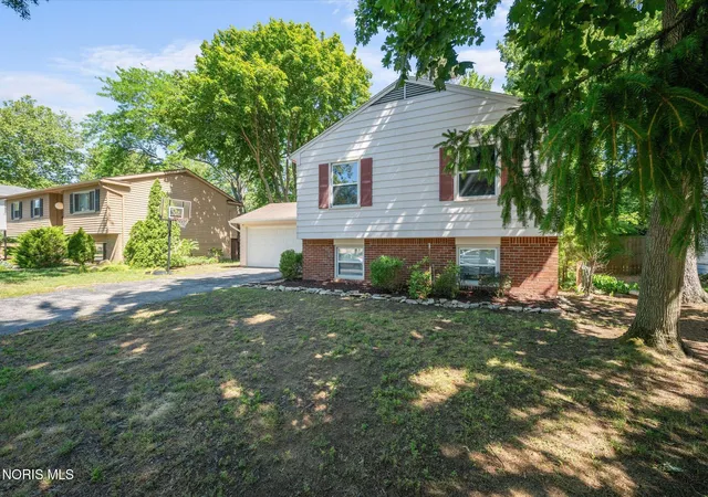 Photo 3 of Single family home for sale at 6448 Coppersmith Rd, Sylvania, OH 43560 | MLS# 10013585 | Listing updated on 2026-10-02