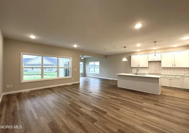 Photo 3 of Single family home for sale at 1004 Pine Ridge Dr, Perrysburg, OH 43551 | MLS# 10013656 | Listing updated on 2026-09-19