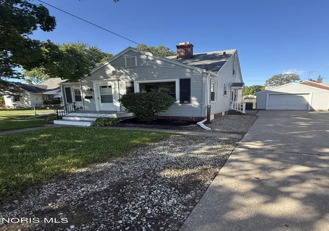 Photo 2 of Single family home for sale at 4114 S Detroit Ave, Toledo, OH 43614 | MLS# 10013642 | Listing updated on 2026-10-04