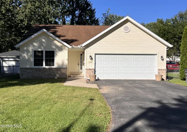 Photo 1 of Single family home for sale at 2223 Vaness Dr, Toledo, OH 43615 | MLS# 10013579 | Listing updated on 2026-09-23