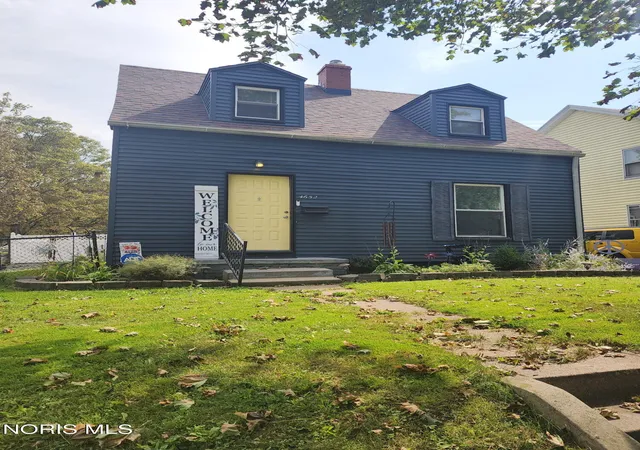 Photo 2 of Single family home for sale at 4652 Commonwealth Ave, Toledo, OH 43612 | MLS# 10013580 | Listing updated on 2026-10-07