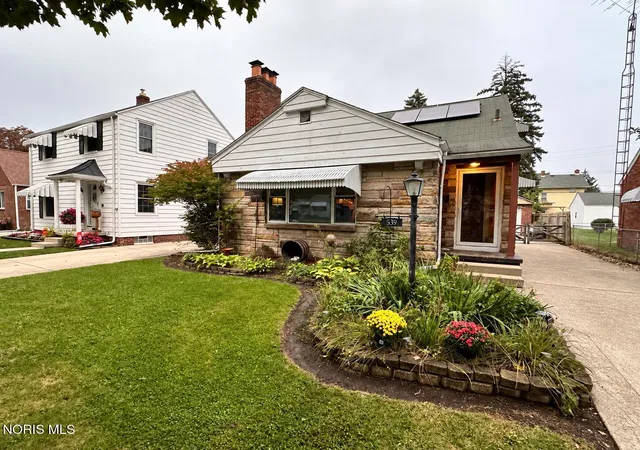 Photo 2 of Single family home for sale at 539 Ansonia St, Oregon, OH 43616 | MLS# 10013608 | Listing updated on 2026-09-28