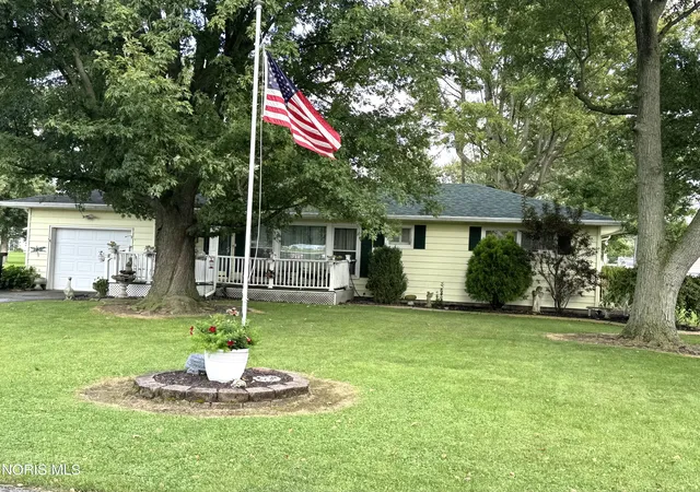Photo 1 of Single family home for sale at 520 N Lind St, Deshler, OH 43516 | MLS# 10013611 | Listing updated on 2026-10-21