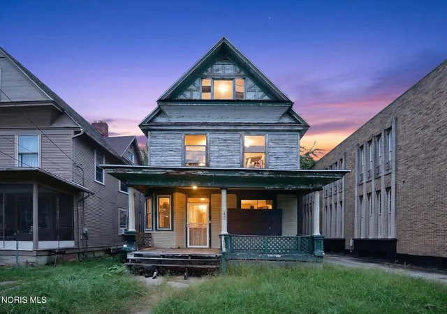 Single family home for sale at 528 Acklin Ave, Toledo, OH 43620 | MLS# 10013581