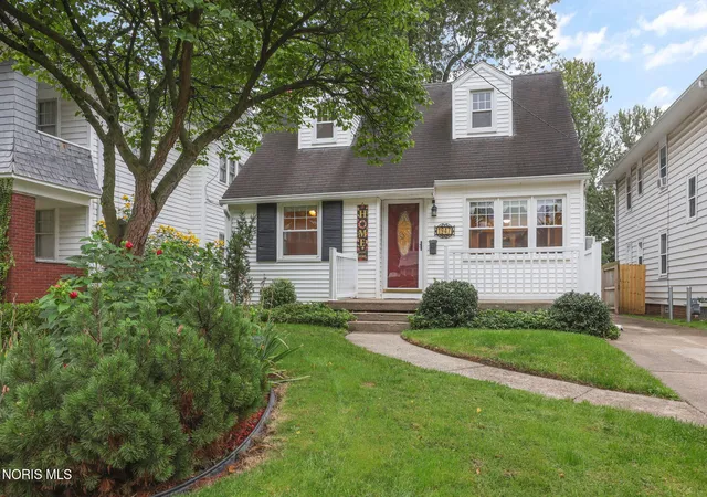 Photo 2 of Single family home for sale at 1947 Princeton Dr, Toledo, OH 43614 | MLS# 10013615 | Listing updated on 2026-09-22