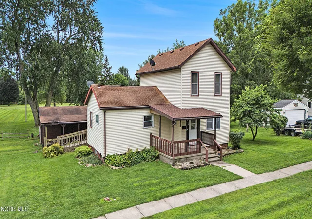 Photo 3 of Sale Pending at 433 E Main St, Napoleon, OH 43545 | MLS# 10013621 | Listing updated on 2026-10-01