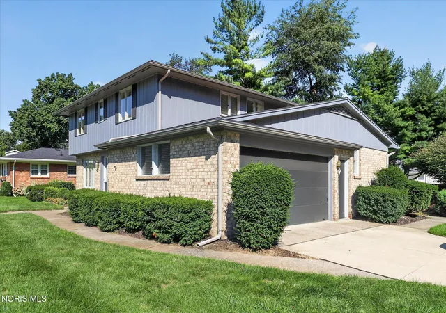 Photo 3 of Single family home for sale at 4524 Westbourne Rd, Toledo, OH 43623 | MLS# 10013624 | Listing updated on 2026-10-22