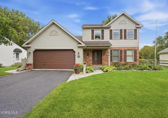 Photo 1 of Single family home for sale at 1579 Rosewood Dr, Bowling Green, OH 43402 | MLS# 10013637 | Listing updated on 2026-09-28