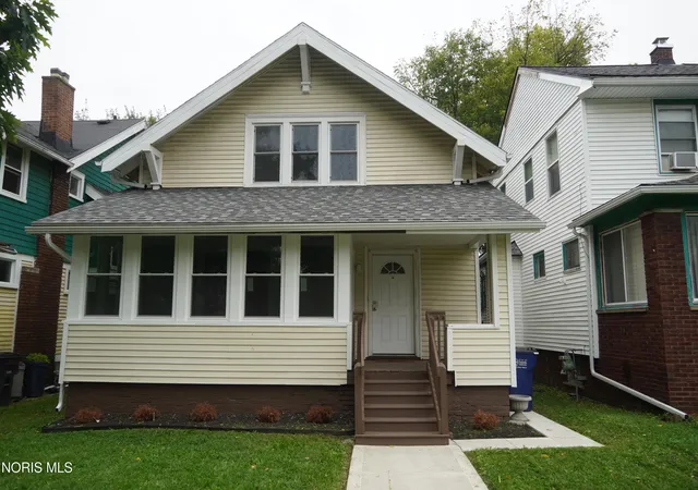 Photo 3 of Sale Pending at 1436 Goodale Ave, Toledo, OH 43606 | MLS# 10013838 | Listing updated on 2026-10-04