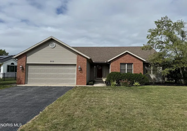 Single family home for sale at 908 Tarra Oaks Dr, Findlay, OH 45840 | MLS# 10013636