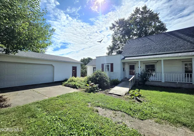 Photo 3 of Single family home for sale at 146 Stahl St, Bradner, OH 43406 | MLS# 10013640 | Listing updated on 2026-09-27