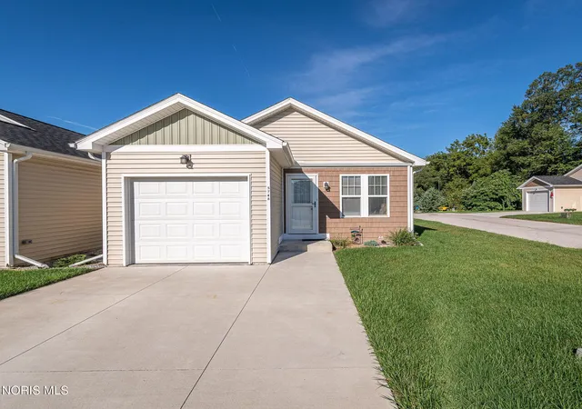 Photo 1 of Condo for sale at 5748 Aurora Pl, Sylvania, OH 43560 | MLS# 10013741 | Listing updated on 2026-09-28