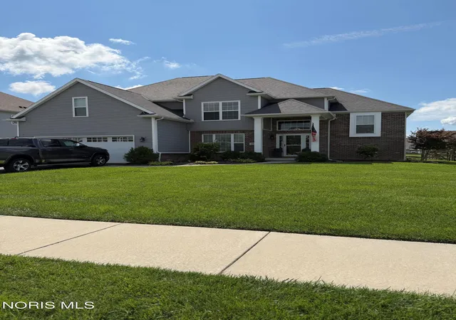 Photo 1 of Single family home for sale at 2861 Woods Edge Rd, Perrysburg, OH 43551 | MLS# 10013657 | Listing updated on 2026-09-25