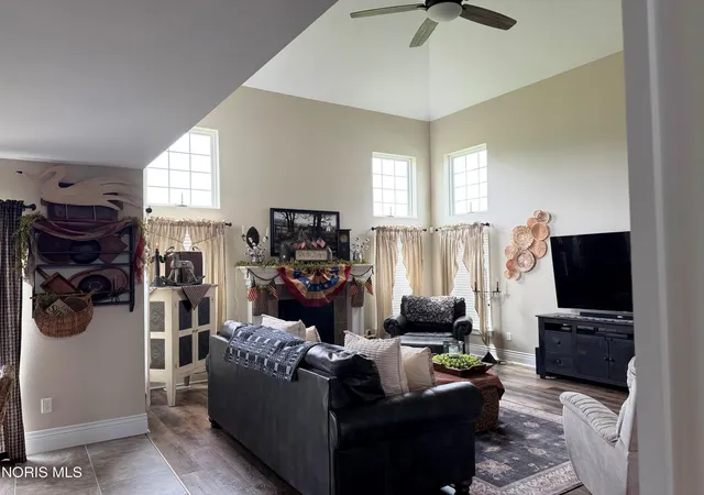 Photo 2 of Single family home for sale at 2861 Woods Edge Rd, Perrysburg, OH 43551 | MLS# 10013657 | Listing updated on 2026-09-25