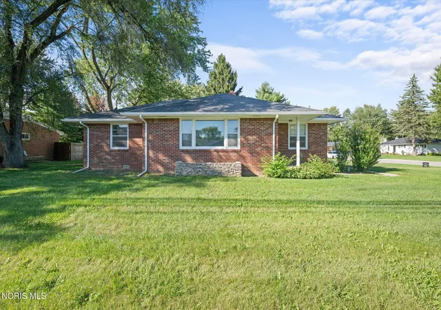Photo 2 of Single family home for sale at 28509 Mccarty Dr, Perrysburg, OH 43551 | MLS# 10013663 | Listing updated on 2026-10-04