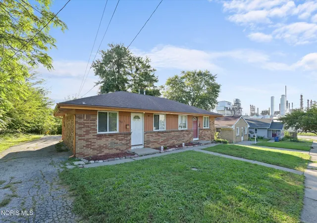 Photo 2 of Multi family home for sale at 763 Dover Pl, Toledo, OH 43605 | MLS# 10013668 | Listing updated on 2026-10-08