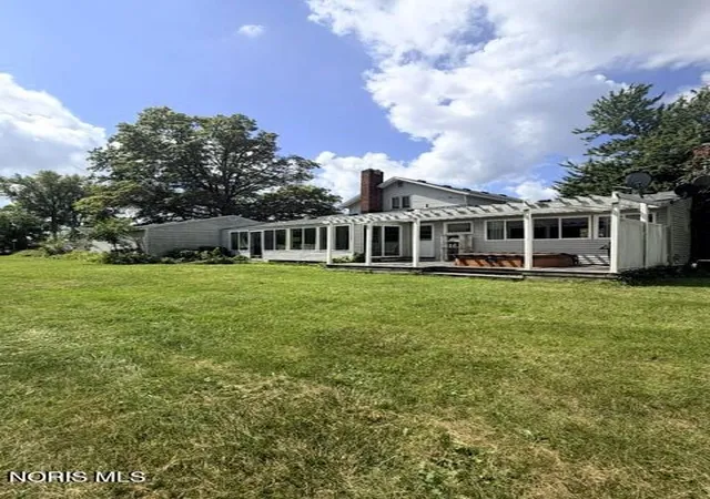 Photo 4 of Single family home for sale at 9705 Township Rd 207, Findlay, OH 45840 | MLS# 10013665 | Listing updated on 2026-09-20