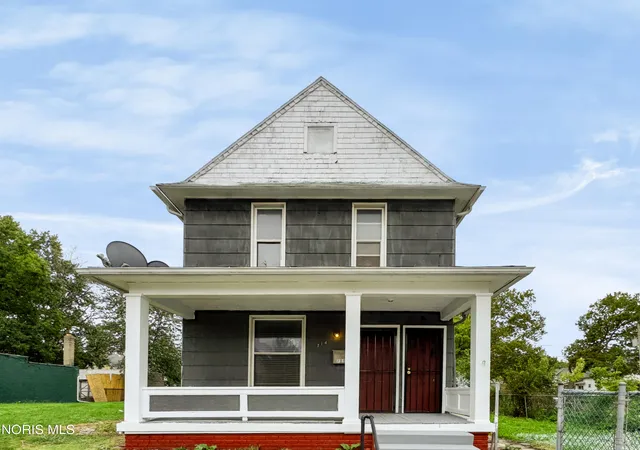 Photo 1 of Single family home for sale at 714 Oak St, Toledo, OH 43605 | MLS# 10013680 | Listing updated on 2026-10-13
