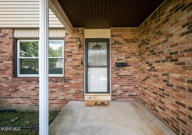 Photo 4 of Sale Pending at 3125 Strathmoor Ave, Toledo, OH 43614 | MLS# 10013676 | Listing updated on 2026-09-30