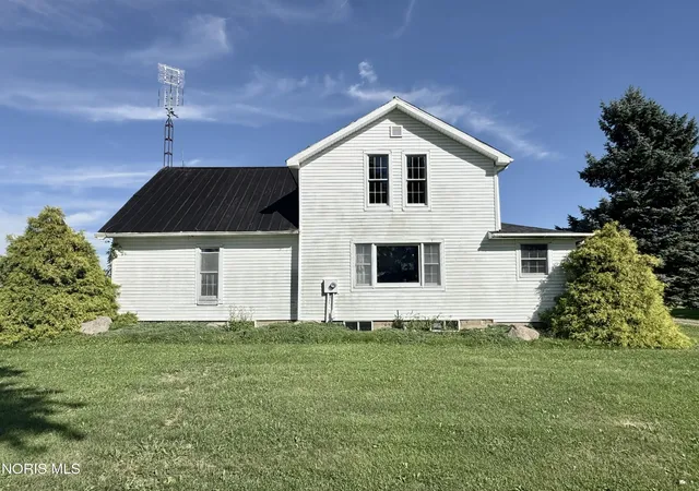Single family home for sale at 10140 Co Rd 17, West Unity, OH 43570 | MLS# 10013679