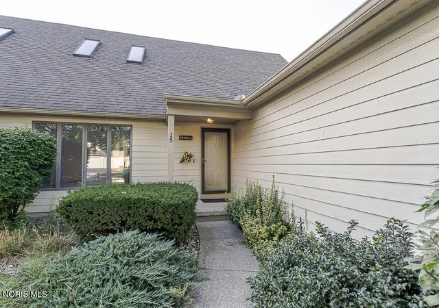 Photo 1 of Sale Pending at 15 Gatewood Dr, Waterville, OH 43566 | MLS# 10013667 | Listing updated on 2026-10-04