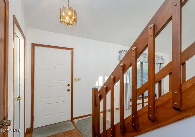 Listing Photo 5 - Condo for sale in building located at 15 Gatewood Dr, Waterville, OH 43566