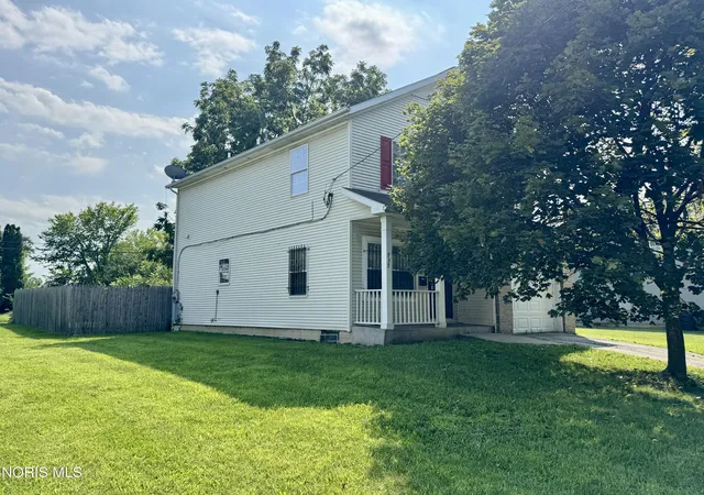 Photo 3 of Sale Pending at 737 Tecumseh St, Toledo, OH 43604 | MLS# 10013672 | Listing updated on 2026-09-27