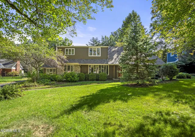 Photo 1 of Single family home for sale at 2242 Dundas Rd, Ottawa Hills, OH 43606 | MLS# 10013678 | Listing updated on 2026-09-28
