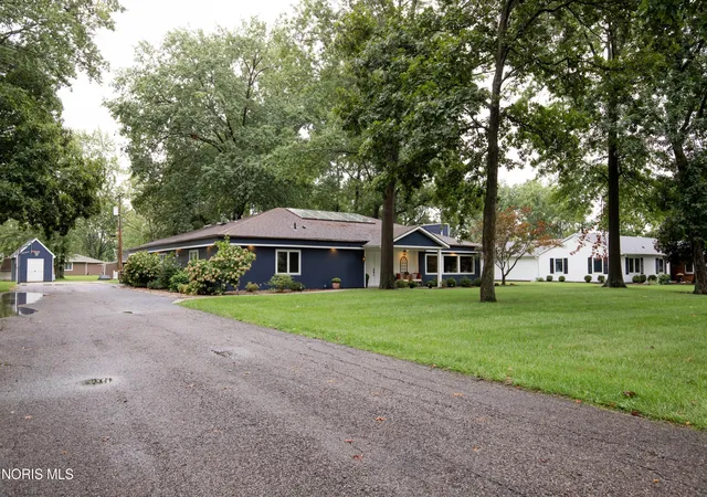Photo 3 of Single family home for sale at 245 Riverdale Dr, Defiance, OH 43512 | MLS# 10013687 | Listing updated on 2026-09-26