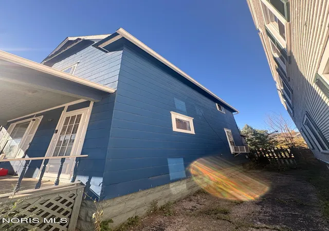 Photo 3 of Single family home for sale at 1221 Starr Ave, Toledo, OH 43605 | MLS# 10014785 | Listing updated on 2026-10-15