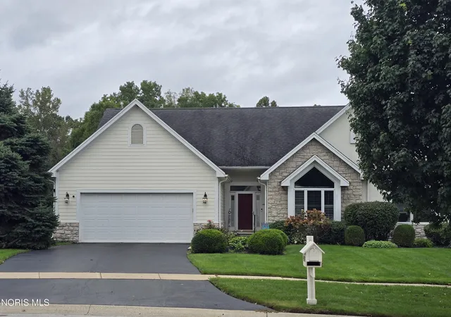 Photo 1 of Sale Pending at 4827 Marble Cliff Blvd, Sylvania, OH 43560 | MLS# 10013699 | Listing updated on 2026-09-29