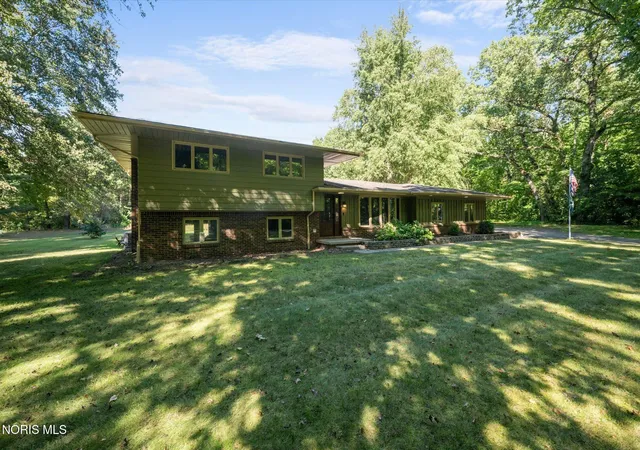 Photo 1 of Single family home for sale at 10804 Reed Rd, Monclova, OH 43542 | MLS# 10013706 | Listing updated on 2026-09-29