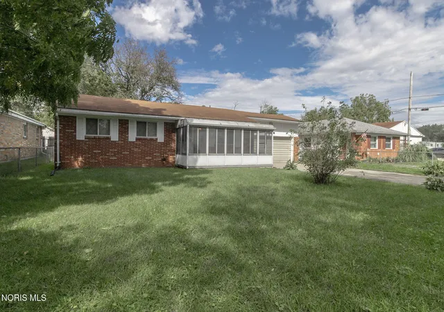 Photo 2 of Single family home for sale at 1718 Welker Ave, Toledo, OH 43613 | MLS# 10014458 | Listing updated on 2026-10-16