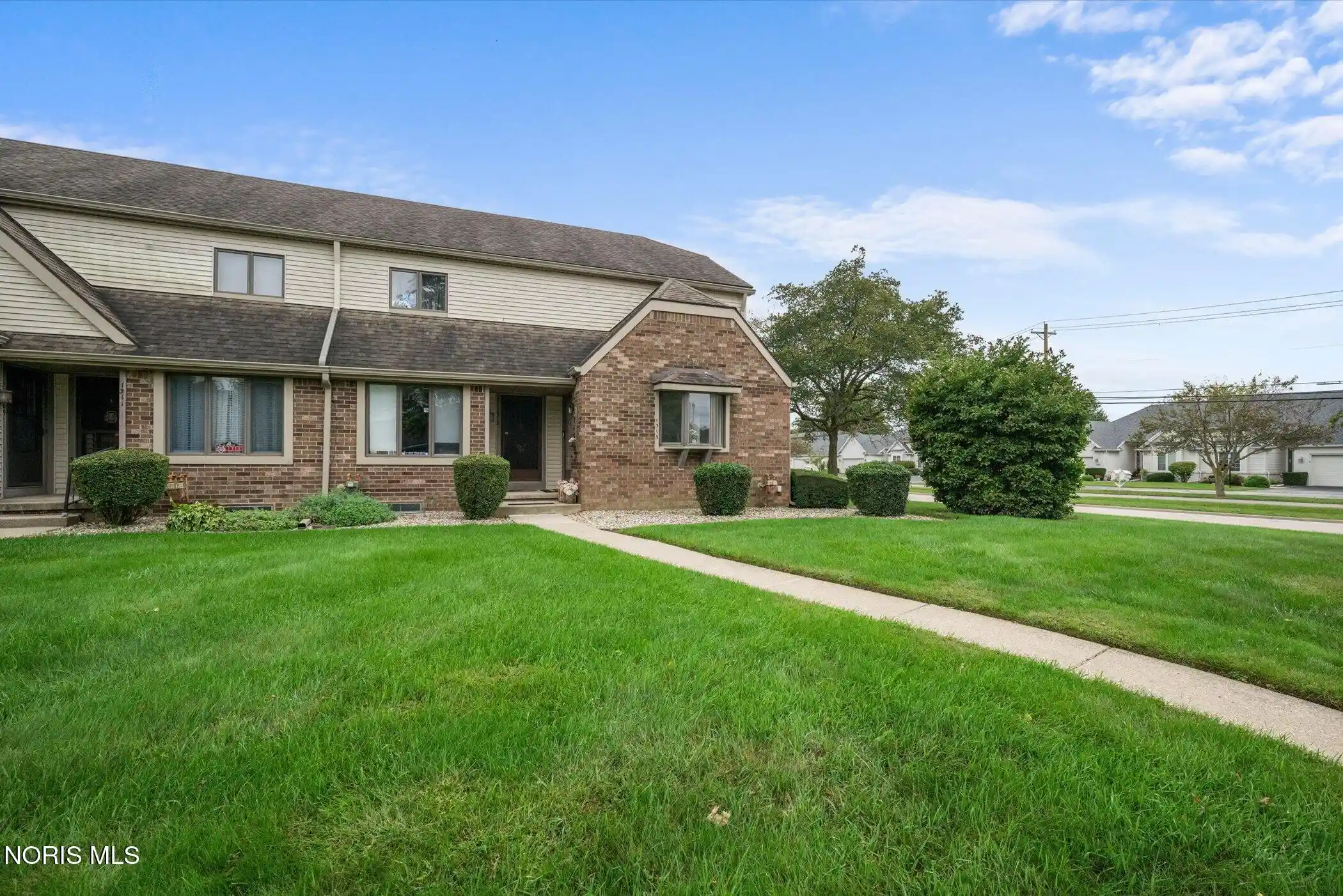 Listing Photo 2 - Condo for sale in 1315 Applegate St located at 1315 Applegate St, Waterville, OH 43566 - Unit #20
