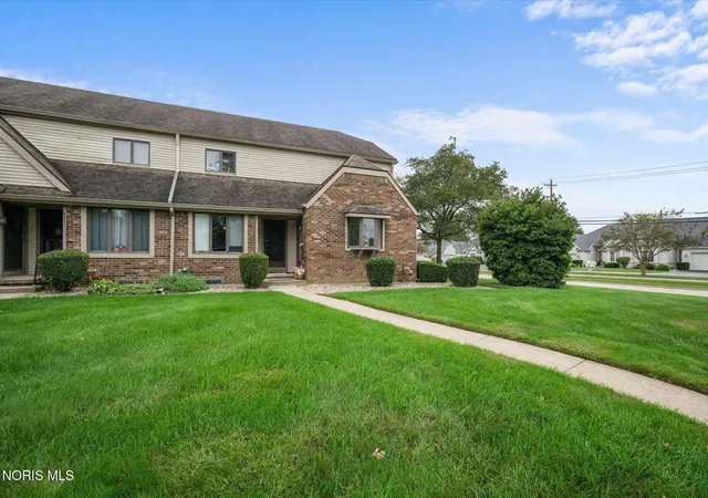 Photo 2 of Condo for sale at 1315 Applegate St #20, Waterville, OH 43566 | MLS# 10013743 | Listing updated on 2026-10-05
