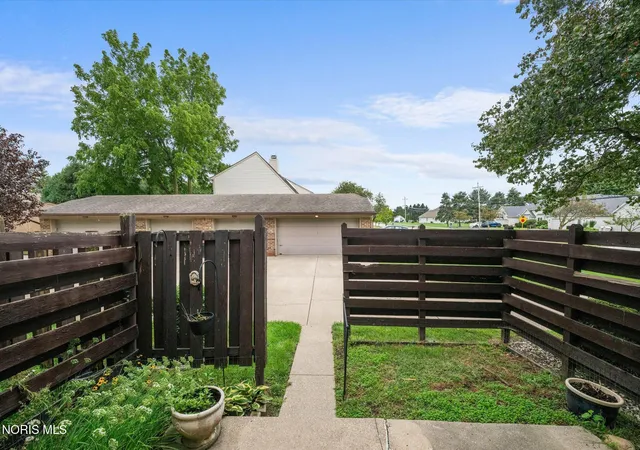 Photo 31 of Condo for sale at 1315 Applegate St #20, Waterville, OH 43566 | MLS# 10013743 | Listing updated on 2026-10-27