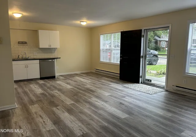 Photo 2 of Sale Pending at 1543 Primrose Ave, Toledo, OH 43612 | MLS# 10013731 | Listing updated on 2026-10-27