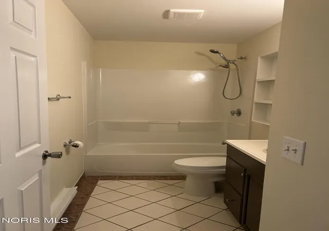 Photo 3 of Sale Pending at 1543 Primrose Ave, Toledo, OH 43612 | MLS# 10013731 | Listing updated on 2026-10-27