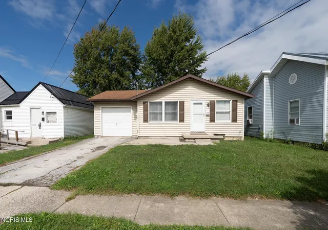 Photo 2 of Single family home for sale at 316 Lester Ave, Findlay, OH 45840 | MLS# 10013892 | Listing updated on 2026-09-25