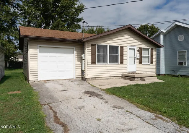 Photo 3 of Single family home for sale at 316 Lester Ave, Findlay, OH 45840 | MLS# 10013892 | Listing updated on 2026-09-25