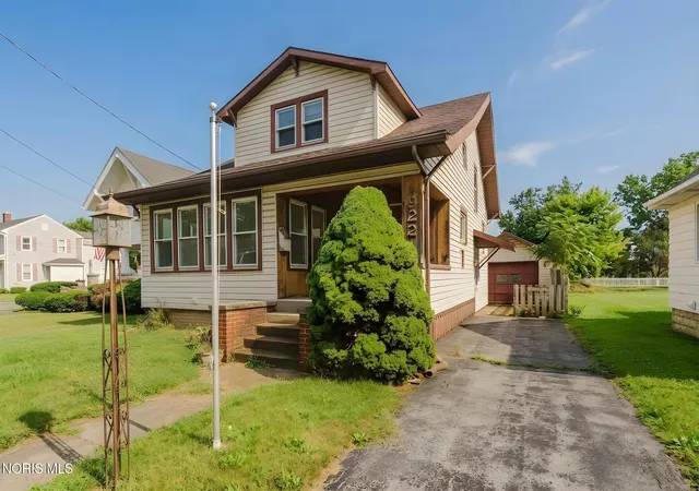 Photo 1 of Single family home for sale at 922 W Main Cross St, Findlay, OH 45840 | MLS# 10013720 | Listing updated on 2026-09-22