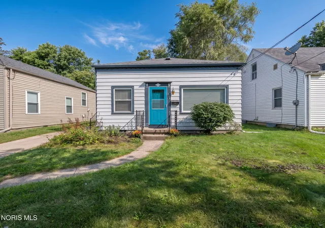 Photo 1 of Sale Pending at 3309 Sherbrooke Rd, Toledo, OH 43606 | MLS# 10013719 | Listing updated on 2026-09-29
