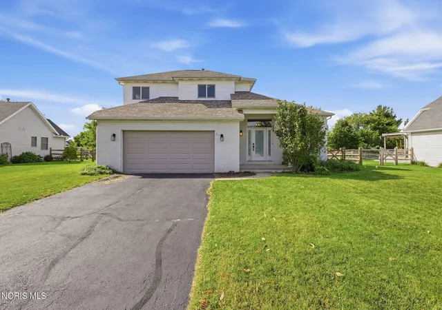 Photo 2 of Single family home for sale at 3130 Steeple Chase Ln, Perrysburg, OH 43551 | MLS# 10013744 | Listing updated on 2026-10-04