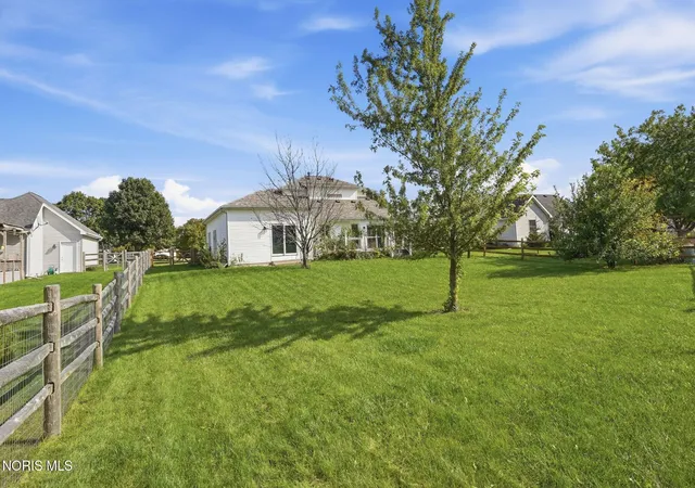 Photo 4 of Single family home for sale at 3130 Steeple Chase Ln, Perrysburg, OH 43551 | MLS# 10013744 | Listing updated on 2026-10-04