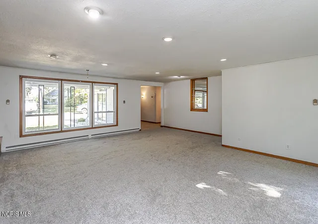 Photo 4 of House for sale at 7539 Maumee Western Rd, Maumee, OH 43537 | MLS# 10013722 | Listing updated on 2026-10-17