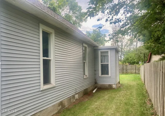 Photo 2 of Single family home for sale at 415 Central Ave, Findlay, OH 45840 | MLS# 10013726 | Listing updated on 2026-09-22