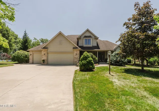 Photo 1 of Single family home for sale at 101 Hawthorn Ct, Bluffton, OH 45817 | MLS# 10013739 | Listing updated on 2026-10-01